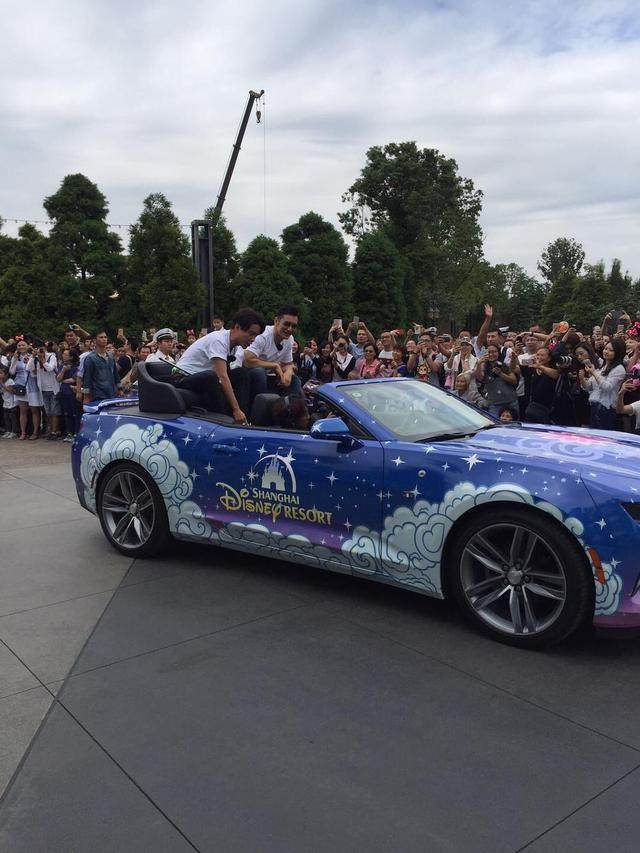 西汉姆训练开放日，关键时刻主帅复盘引欢呼，法国杯在即，临场指挥获称赞的简单介绍-九游体育app