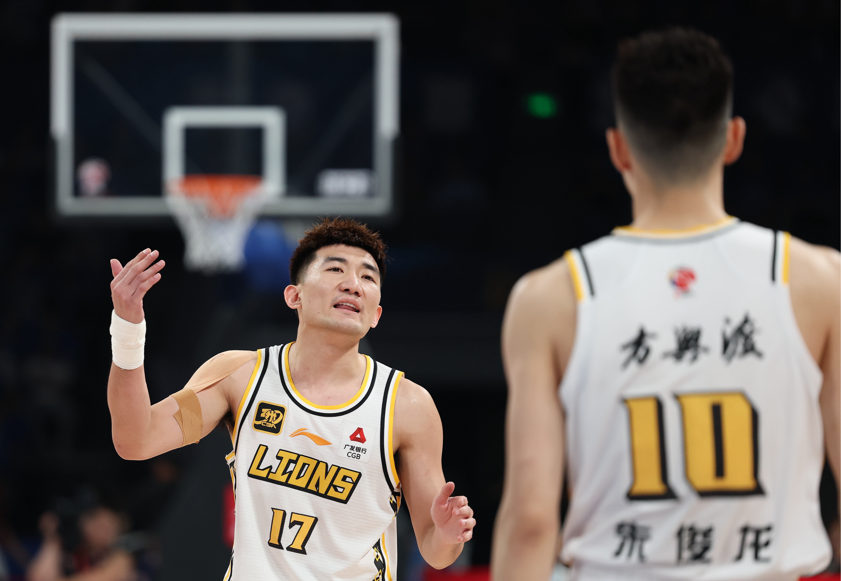 今晚埃因霍温备战CBA季后赛；刷新队史纪录细节曝光；球迷炸锅；训练强度明显提升的简单介绍-九游体育app